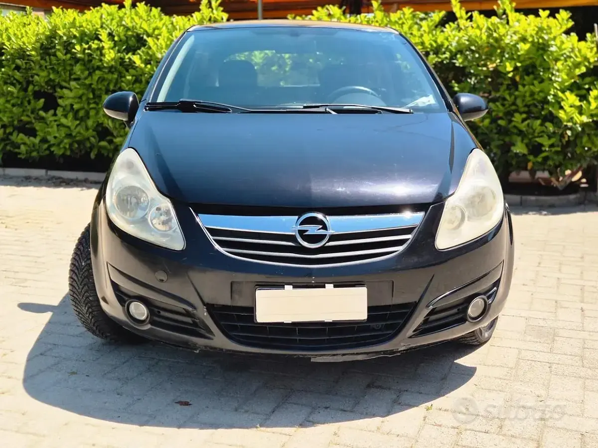 Usata Opel Corsa 80 CV (58 kW) 2007 Nero Utilitaria