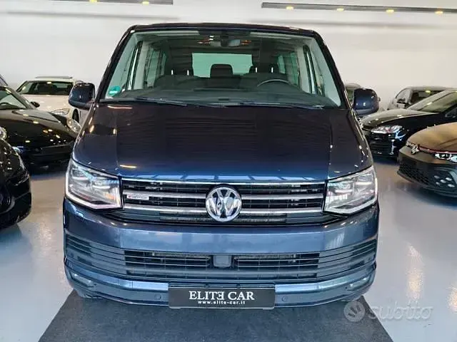 Usata VW Caravelle Comfortline 204 CV (150 kW) 2017 Bluazzurro Furgone