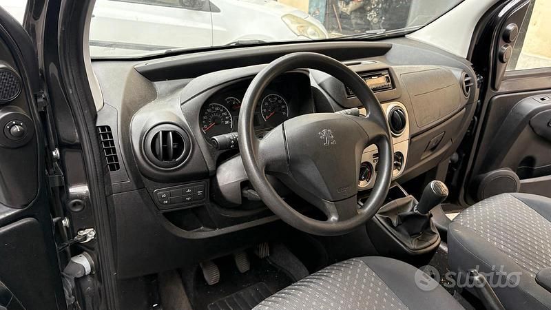 Nero Usata 2011 Peugeot Bipper Monovolume | 4500 € - Immagine 1/4