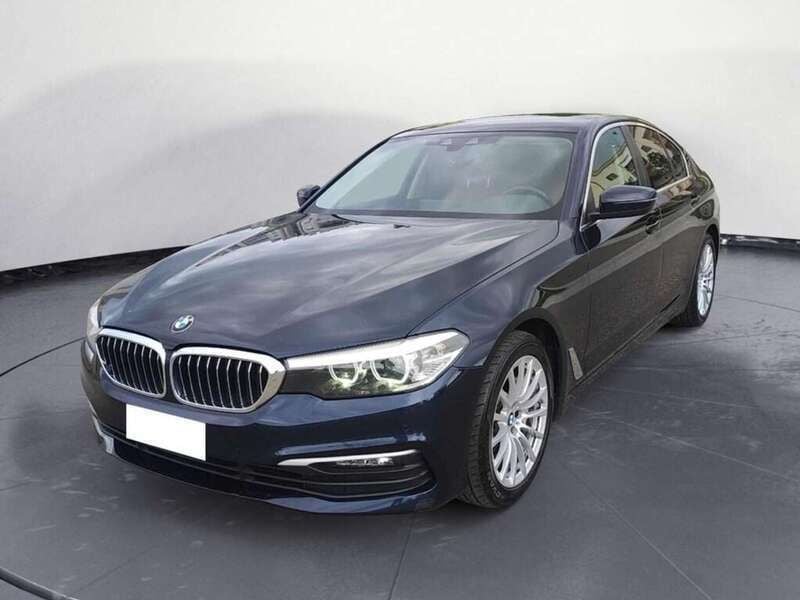 Usata BMW 525 Luxury Line 231 CV (169 kW) 2018 Imperial blue brillant effect Berlina