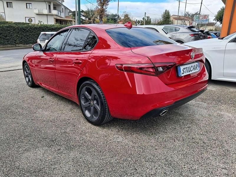 Usata Alfa Romeo Giulia Tech Edition 160 CV (117 kW) 2019 Rosso Berlina