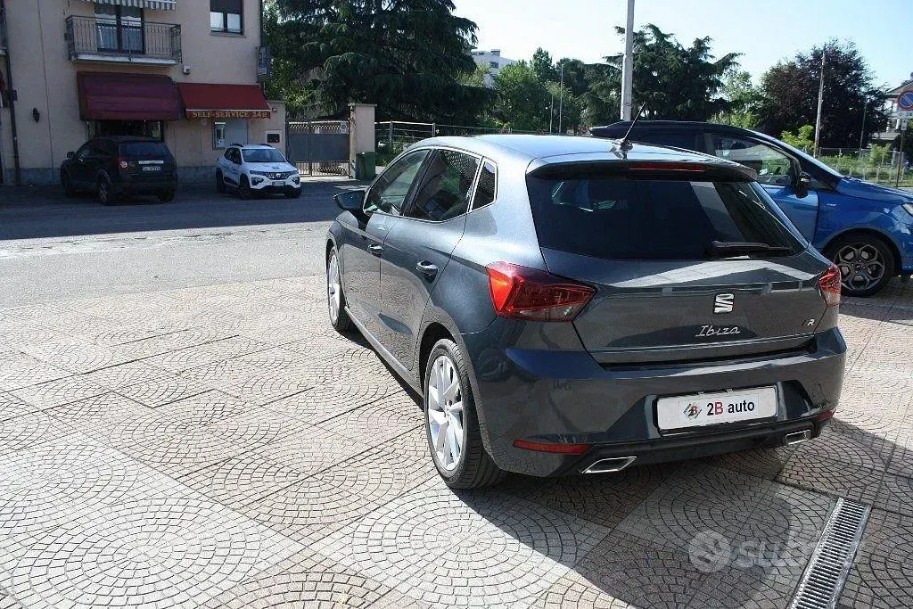 Usata Seat Ibiza FR 95 CV (69 kW) 2025 Grigio Utilitaria