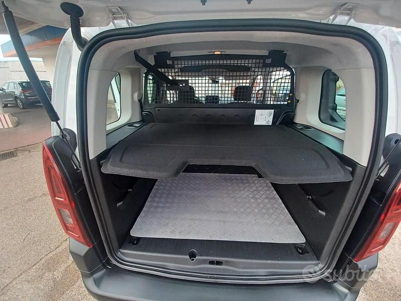 Occasion Fiat Doblò 131 ch (96 kW) 2023 Blanc Monospace
