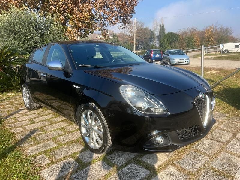 Usata Alfa Romeo Giulietta Super 120 CV (88 kW) 2017 Nero Berlina