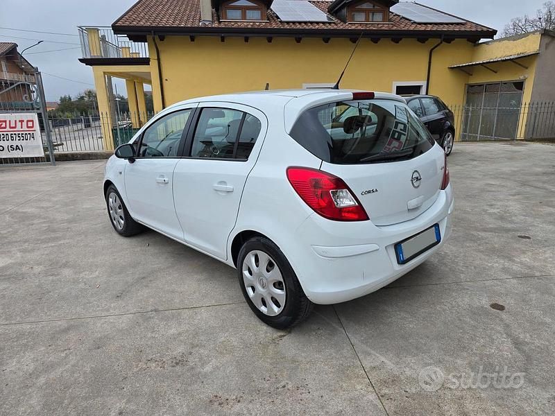 Usata Opel Corsa 75 CV (55 kW) 2014 Bianco Utilitaria