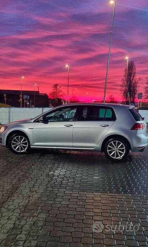 Usata VW Golf VII 110 CV (80 kW) 2016 Grigio Utilitaria