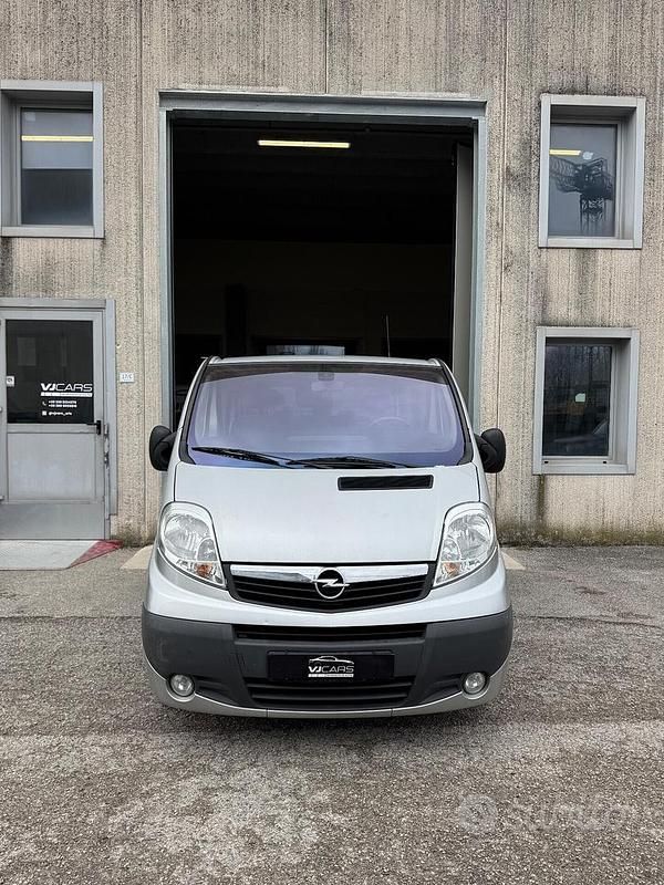 Usata Opel Vivaro 114 CV (83 kW) 2008 Grigio Monovolume
