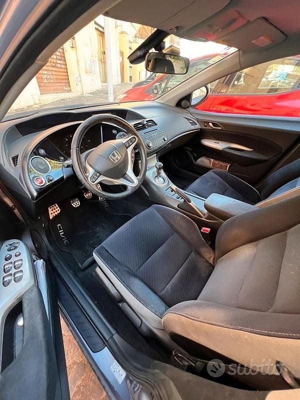 Usata Honda Civic 140 CV (102 kW) 2006 Berlina