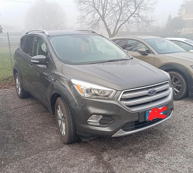 Grigio Usata 2017 Ford Kuga SUV | 10.500 € (Ottimo prezzo) - Immagine 1/4