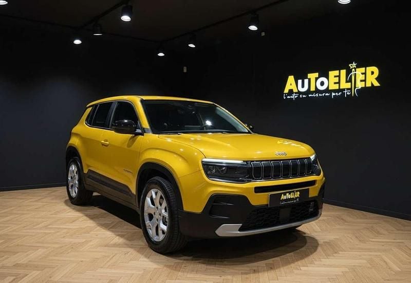 Begagnad Jeep Avenger Altitude 101 HK (74 kW) 2023 Guld SUV