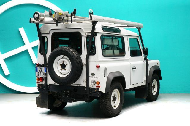 Usata Land Rover Defender S 122 CV (89 kW) 2014 Bianco / pastello SUV