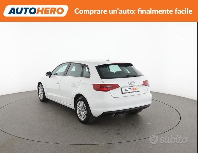 Usado Audi A3 Ambiente 110 CV (80 kW) 2016 Blanco Berlina