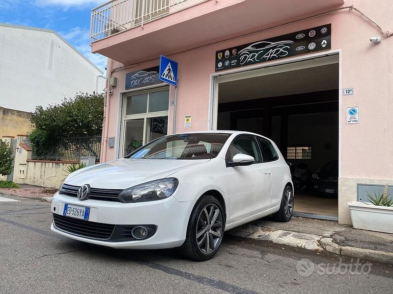 Bianco Usata 2011 VW Golf VI Highline Due volumi | 6900 € (Molto cara) - Immagine 1/4
