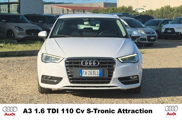 Usata VW Golf VII S 110 CV (80 kW) 2015 Bianco / pastello Utilitaria