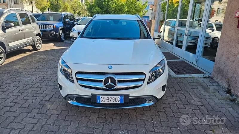 Usata Mercedes GLA220 177 CV (130 kW) 2016 Bianco SUV