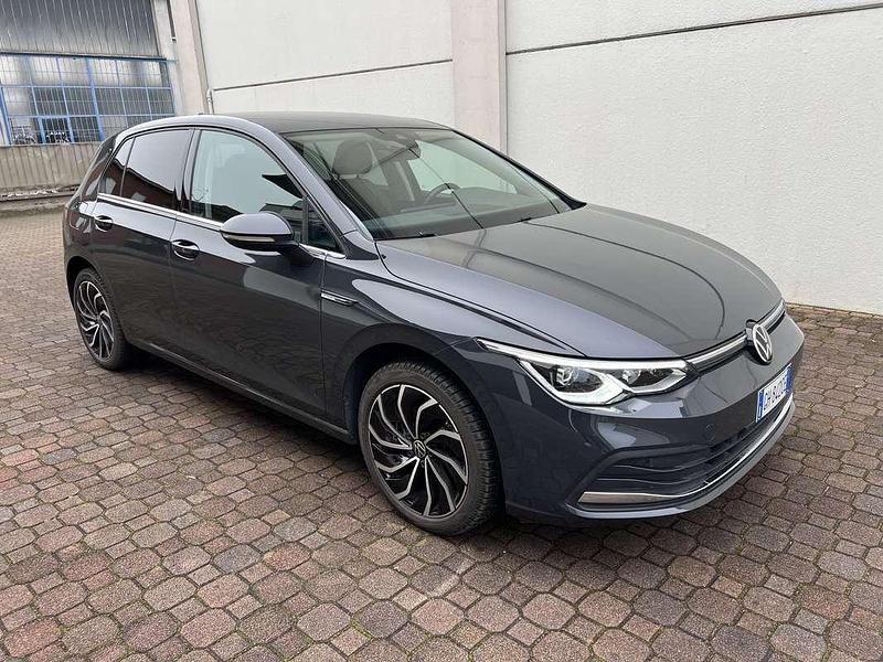 Grigio Usata 2022 VW Golf Style Berlina | 20.900 € (Buon prezzo) - Immagine 1/4