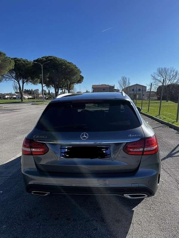 Usata Mercedes C220 Premium 170 CV (125 kW) 2018 Grigio Station wagon