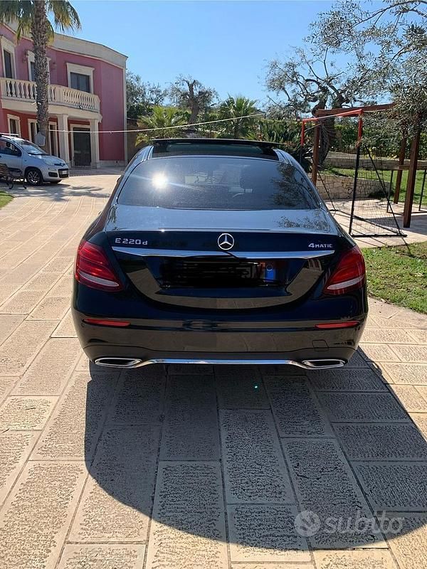 Usata Mercedes 220 170 CV (125 kW) 2018 Nero Berlina