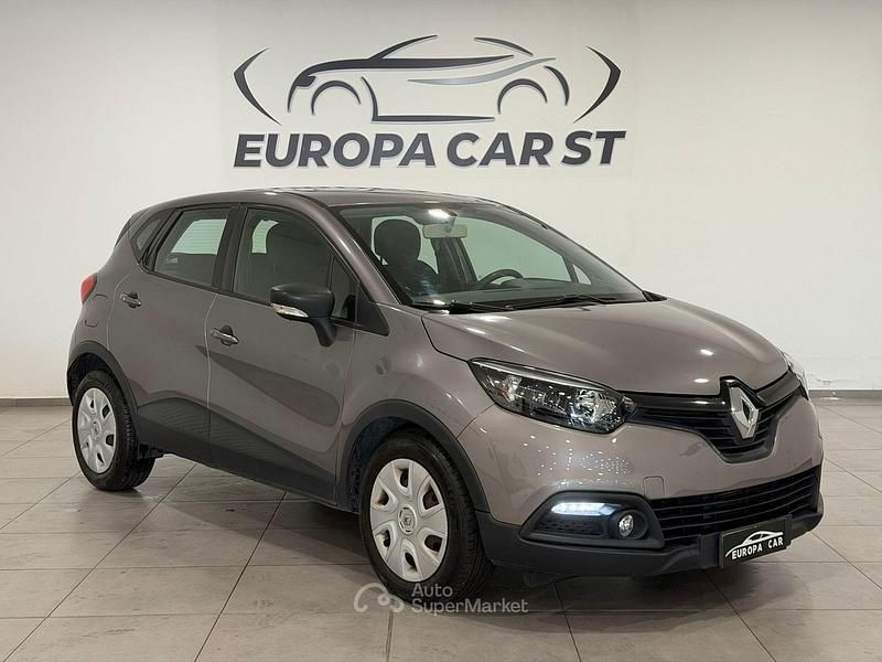Usata Renault Captur 90 CV (66 kW) 2015 Grigio SUV