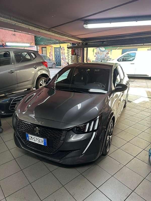 Usata Peugeot 208 GT 131 CV (96 kW) 2023 Utilitaria