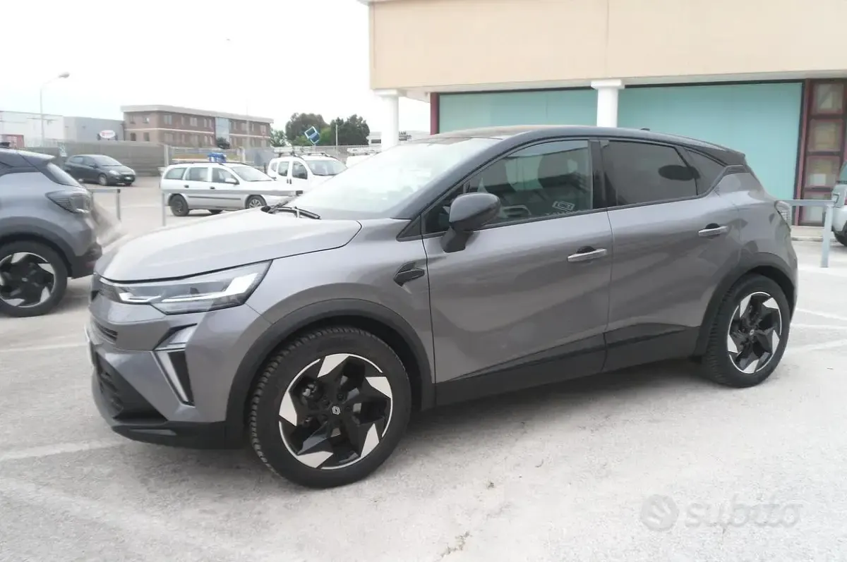 Usata Renault Captur Techno 91 CV (66 kW) 2025 Grigio SUV