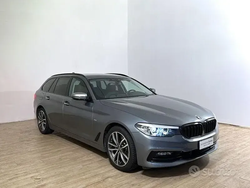 Usata BMW 520 Sport Line 190 CV (139 kW) 2018 Grigio Station wagon