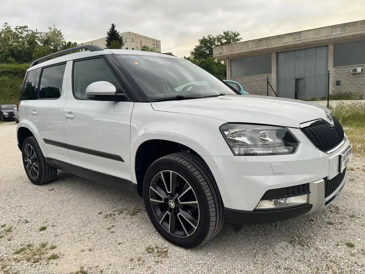 Usata Skoda Yeti Ambition 110 CV (80 kW) 2016 Bianco SUV