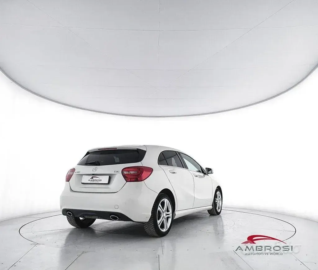 Usata Mercedes A180 109 CV (80 kW) 2013 Bianco Utilitaria