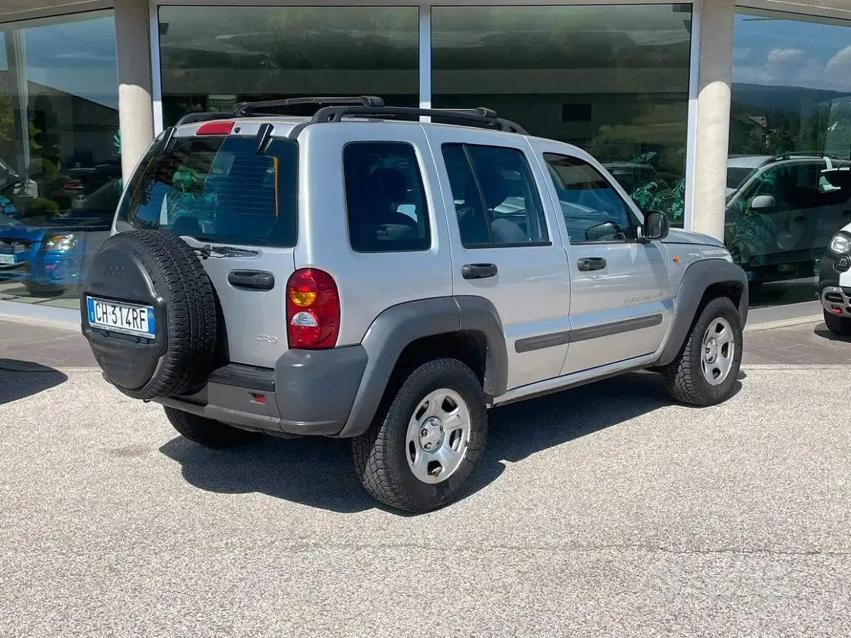 Usata Jeep Cherokee Limited 143 CV (105 kW) 2003 Grigio SUV