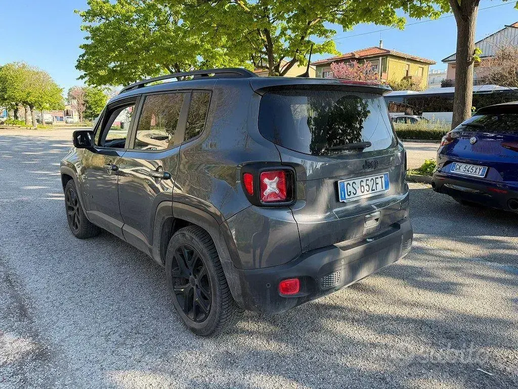 Usata Jeep Renegade Night Eagle 131 CV (96 kW) 2022 Grigio SUV