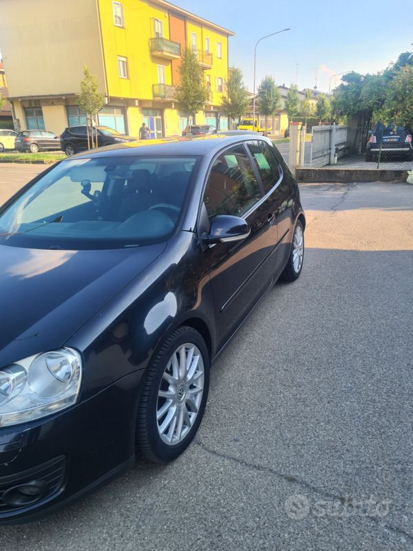 Usata VW Golf V 170 CV (125 kW) 2008 Nero Utilitaria