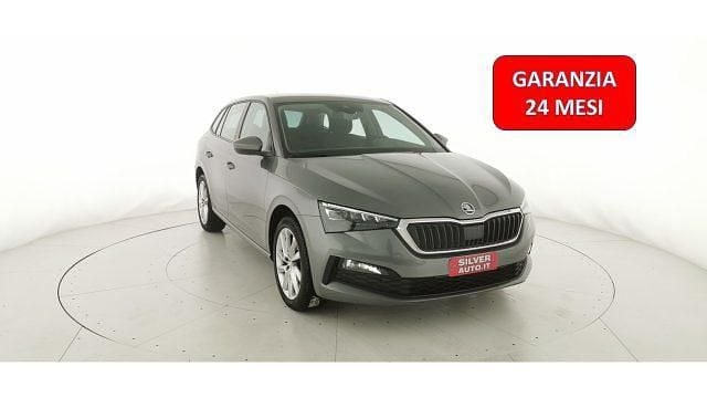 Usata Skoda Scala Style 110 CV (80 kW) 2022 Grigio metallizzato Utilitaria