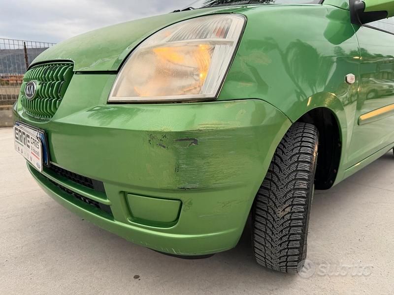 Usata Kia Picanto 65 CV (47 kW) 2005 Verde Utilitaria
