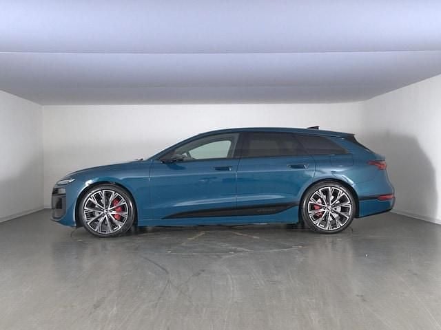 Usata Audi A6 e-tron S-Line 280 kW (381 CV) 2025 Blu malpelo metallizzato Station wagon