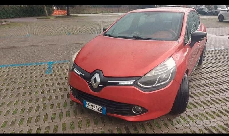 Usata Renault Clio IV 90 CV (66 kW) 2012 Rosso Berlina