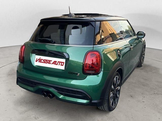Usata Mini Cooper S 178 CV (130 kW) 2021 Verde metallizzato Utilitaria