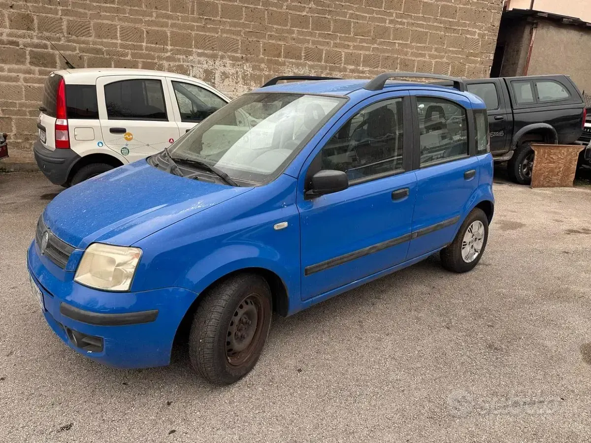 Usata Fiat Punto Active 60 CV (44 kW) 2005 Bluazzurro Utilitaria