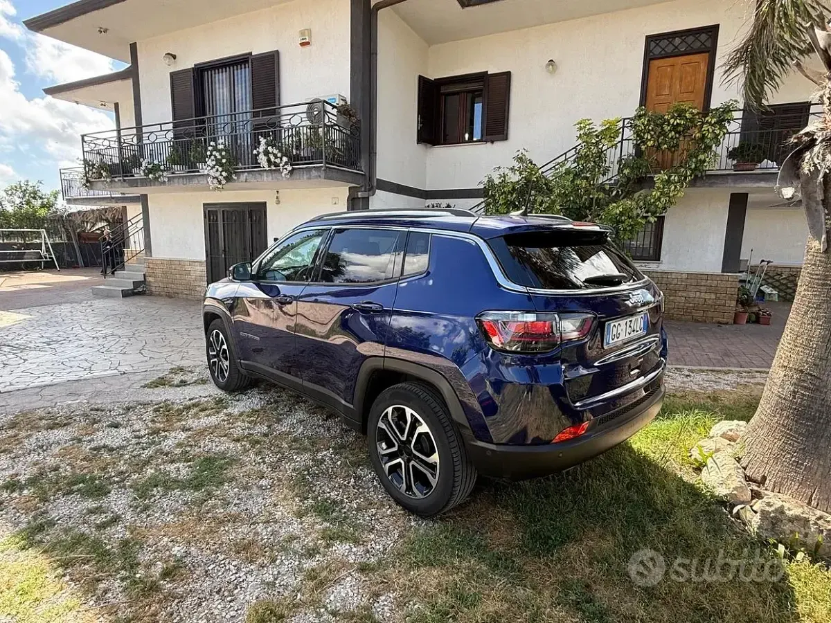 Usado Jeep Compass Limited 131 CV (96 kW) 2021 Azul SUV