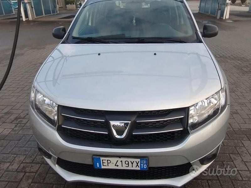 Grigio Usata 2013 Dacia Duster Tre volumi | 3500 € - Immagine 1/4