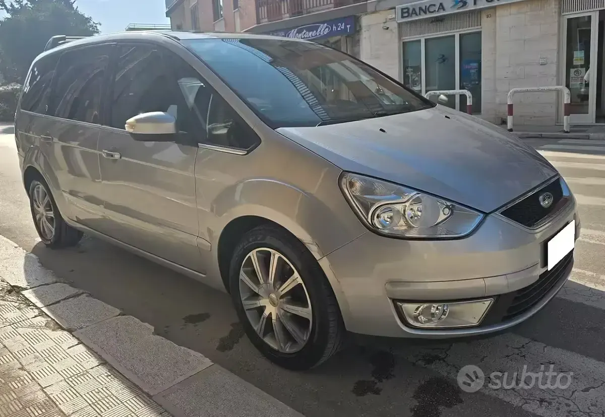 Usata Ford Galaxy Ghia 140 CV (102 kW) 2007 Grigio Monovolume