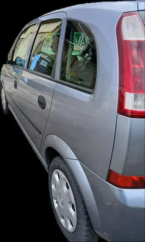 Usata Opel Meriva Enjoy 101 CV (74 kW) 2004 Argento Monovolume
