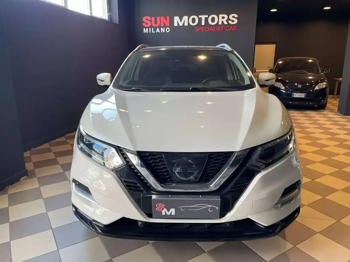 Usata Nissan Qashqai Tekna 116 CV (85 kW) 2018 Bianco SUV