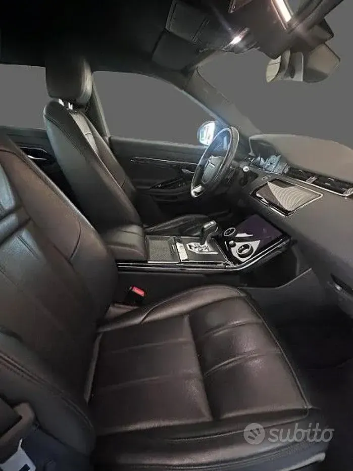 Usata Land Rover Range Rover evoque R-Dynamic 179 CV (131 kW) 2019 Bianco SUV
