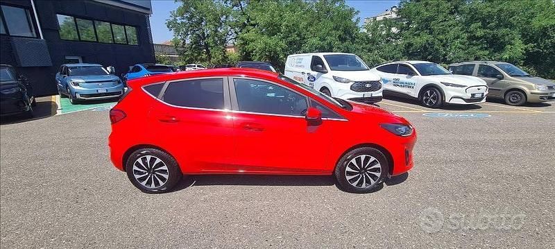 Usata Ford Fiesta Titanium 75 CV (55 kW) 2022 Rosso Utilitaria