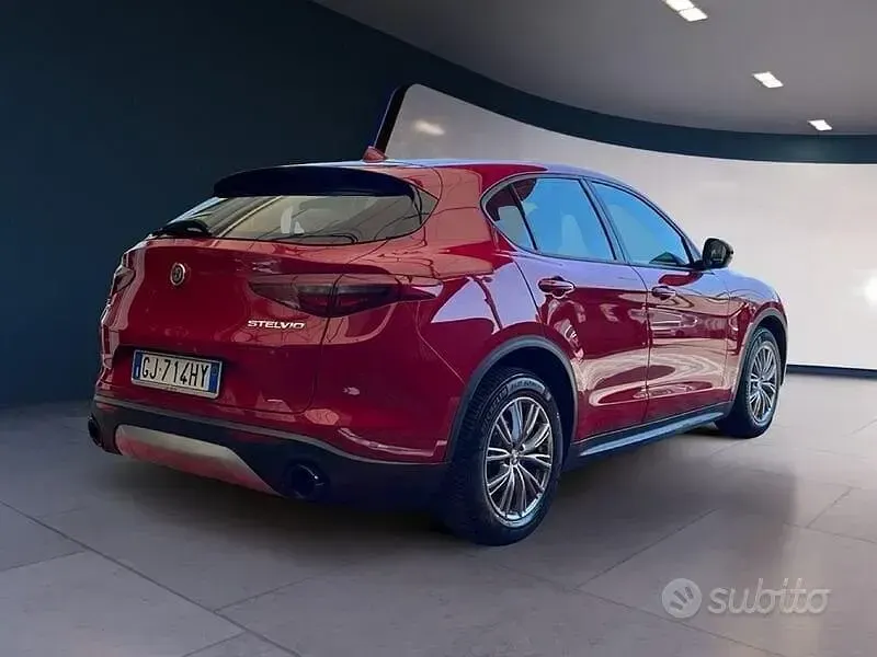Usata Alfa Romeo Stelvio Business 190 CV (139 kW) 2022 Rosso SUV