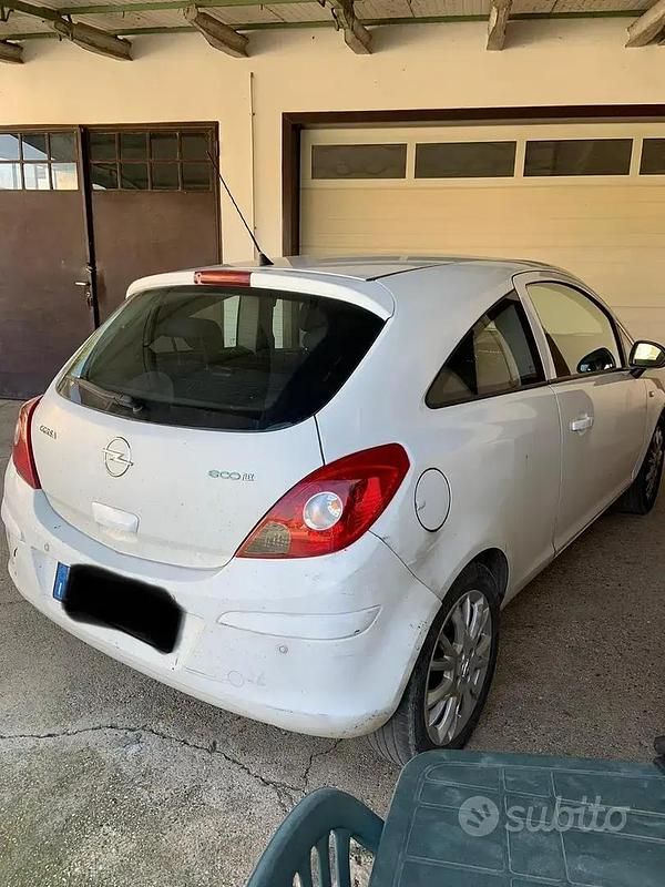 Usata Opel Corsa 69 CV (50 kW) 2009 Bianco Utilitaria