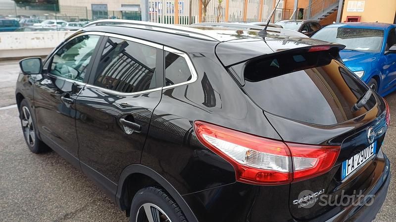 Usata Nissan Qashqai N-Connecta 110 CV (80 kW) 2016 Nero SUV