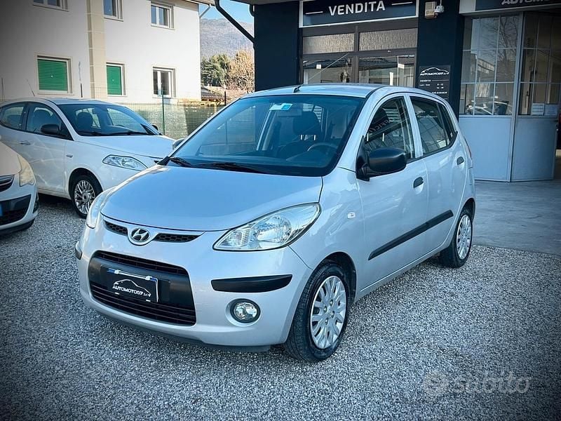 Grigio Usata 2009 Hyundai i10 Due volumi | 3400 € (Buon prezzo) - Immagine 1/4