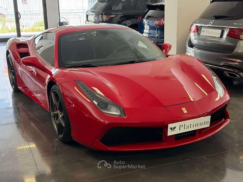 Usata Ferrari 488 670 CV (492 kW) 2018 Rosso Coupé