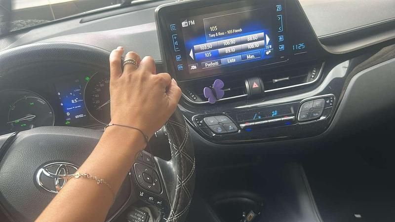 Usata Toyota C-HR Trend 98 CV (72 kW) 2018 Grigio SUV